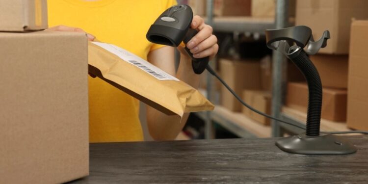 Shërbimet postare në Europë kufizojnë dërgesat në SHBA për shkak të tarifave të vendosura nga Trump.