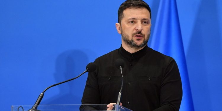 Shkëmbim territoresh për paqe: Zelensky përgjigjet Trump-it, ukrainasit nuk do t’i dorëzojnë tokat pushtuesve.