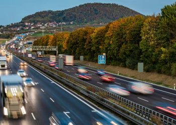 Shoferi i Porsche-s ndalohet me 320 km/h në autostradën gjermane, trefish i shpejtësisë së lejuar