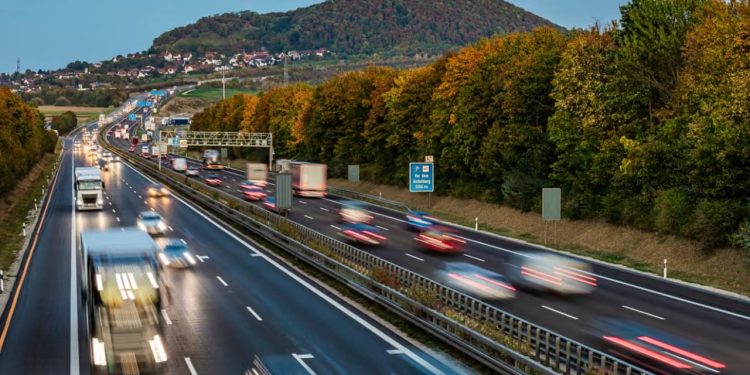 Shoferi i Porsche-s ndalohet me 320 km/h në autostradën gjermane, trefish i shpejtësisë së lejuar