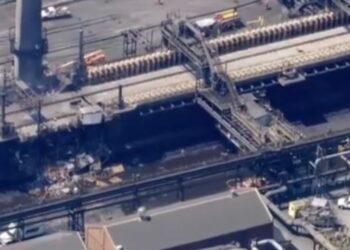 Shpërthim në një fabrikë çeliku në Pensilvani, dhjetëra persona të lënduar.