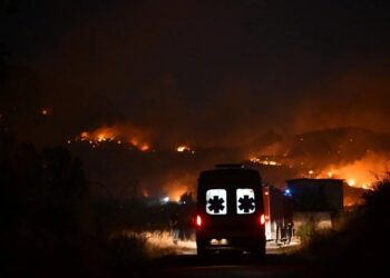 Situata nga zjarret, Berisha reagon: Shqipëria po digjet në çdo drejtim!