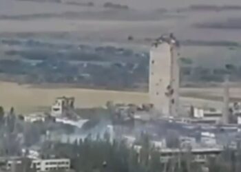 Snajperët ukrainas vendosin rekord botëror, eliminojnë dy ushtarë rusë me një plumb nga 4000 metra largësi.