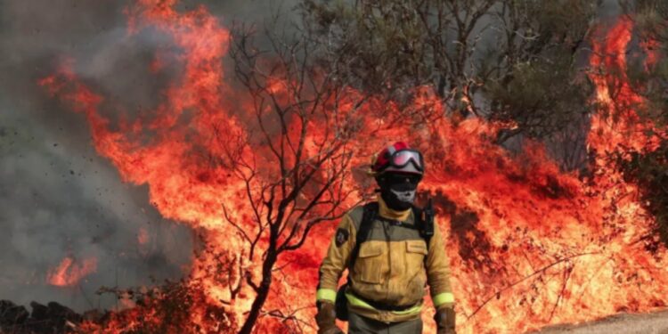 Spanjë: Tre javë me temperatura mbi 40 gradë, kryeministri Sanchez bëri një propozim të ri.