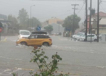Stuhia e fortë godet Greqinë perëndimore, përmbytje në Korfuz, dëme në bujqësi dhe shumë fshatra pa energji elektrik.