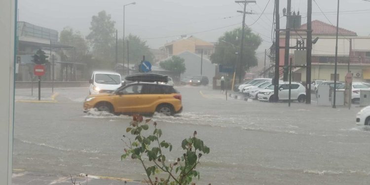 Stuhia e fortë godet Greqinë perëndimore, përmbytje në Korfuz, dëme në bujqësi dhe shumë fshatra pa energji elektrik.