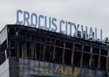 Sulmi terroristik në sallën e koncerteve merr 149 jetë, Rusia nis gjykimin e 19 të akuzuarve.