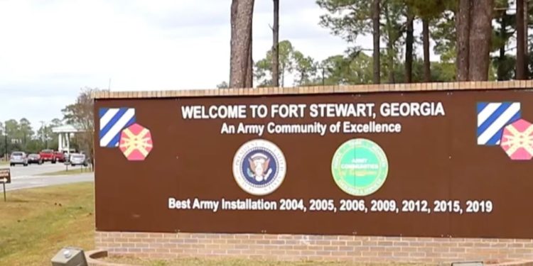 Sulmohet një bazë ushtarake në Xhorxhia, pesë ushtarë amerikanë plagosen, i dyshuari arrestohet.