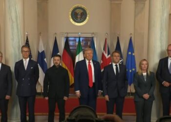 Takimi i drejtpërdrejtë në Shtëpinë e Bardhë: Trump dhe liderët evropianë realizojnë një 'fotografi të përbashkët'