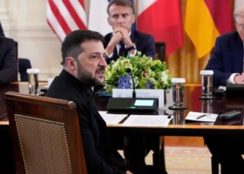 Takimi në Shtëpinë e Bardhë: Trump deklaron se Rusia mund të pranojë garanci sigurie për Ukrainën, ndërsa diskuton mundësinë e shkëmbimeve territoriale.