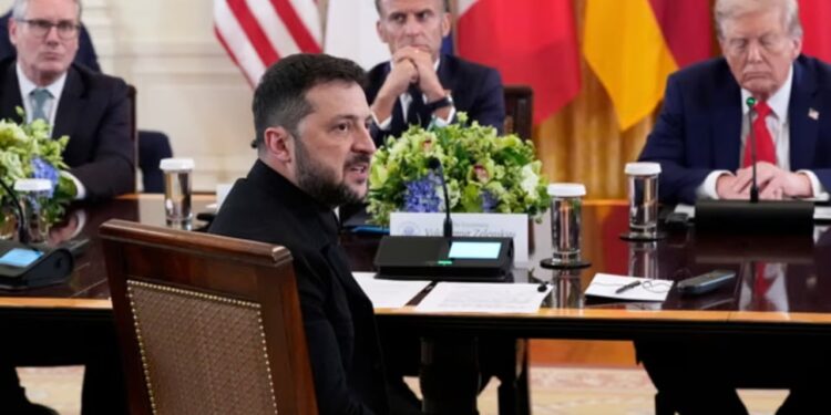 Takimi në Shtëpinë e Bardhë: Trump deklaron se Rusia mund të pranojë garanci sigurie për Ukrainën, ndërsa diskuton mundësinë e shkëmbimeve territoriale.