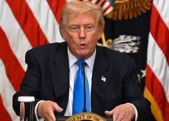 Tarifat e reja të Trump fillojnë të zbatohen: Miliarda dollarë po kalojnë në Thesar tani