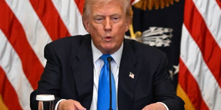 Tarifat e reja të Trump fillojnë të zbatohen: Miliarda dollarë po kalojnë në Thesar tani