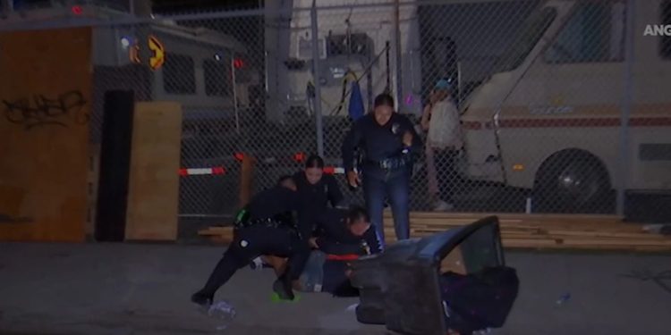 Të shtëna me armë në Los Anxheles, dy të vdekur dhe gjashtë të plagosur