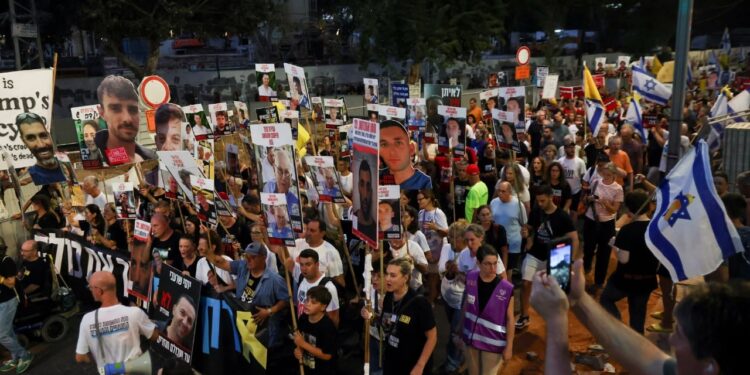 Tel Avivi, Jerusalemi dhe Aeroporti Ben Gurion, Izraeli përfshihet në kaos nga protestat masive ndaj Netanyahut dhe sulmit në Gaza.