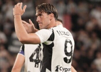 Telenovela Juventus-Vlahović: Ylli serb refuzon largimin dhe bllokon merkatos së "zonjës së vjetër", bardhëzinjtë në kërkim të mundësive për të rritur të ardhurat.