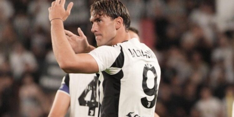 Telenovela Juventus-Vlahović: Ylli serb refuzon largimin dhe bllokon merkatos së "zonjës së vjetër", bardhëzinjtë në kërkim të mundësive për të rritur të ardhurat.