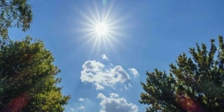 Temperatura të ngrohta dhe vranësira të lehta në zonat malore, parashikimi për këtë të enjtë