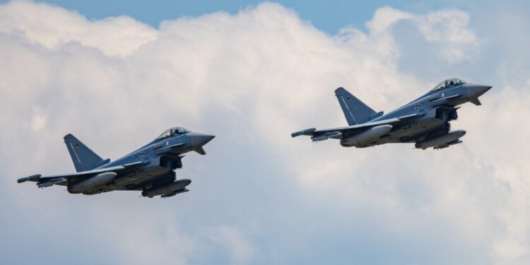 Tension në qiell! Bombarduesit gjermanë përballen me avionin rus, përplasje në prag në Baltik.