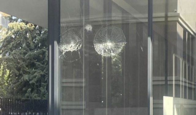 Thyen xhamat e Bashkisë, i riu proteston kundër lirimit të hapësirave publike në Korçë