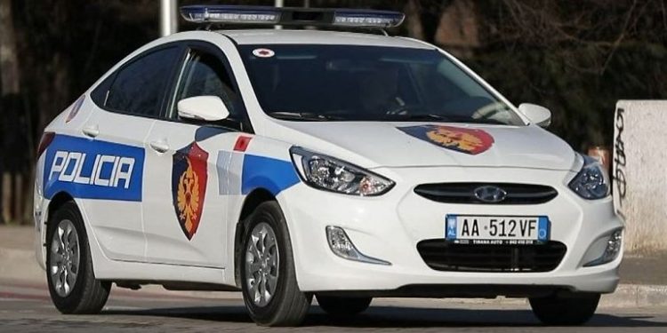 Tiranë: Arrestohet 38-vjeçari që vodhi një makinë për ta shitur për pjesë.
