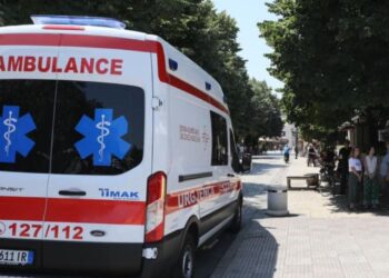Tragjedi në Korçë: Një i moshuar përfundon jetën duke u hedhur nga një lartësi.