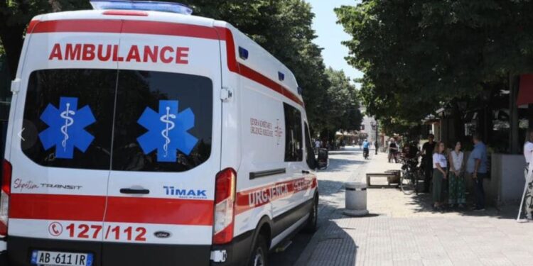 Tragjedi në Korçë: Një i moshuar përfundon jetën duke u hedhur nga një lartësi.