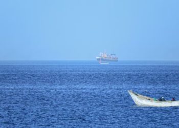 Tragjedi në bregdetin afrikan, anija me emigrantë përfundon në tragjedi, 69 viktima.