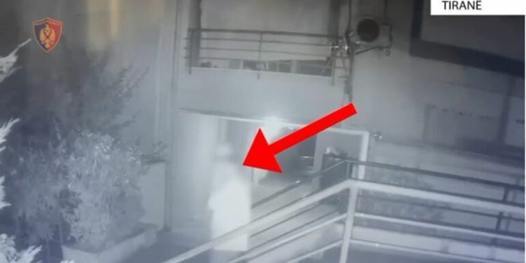 Tritoli i gjetur në garazhin e Elvis Kosovës, 36-vjeçari nga Fushë-Kruja shpallet në kërkim