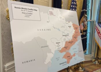 Trump i kërkon Zelenskit hartën e Ukrainës, tregon zonat në kontrollin e rusëve.