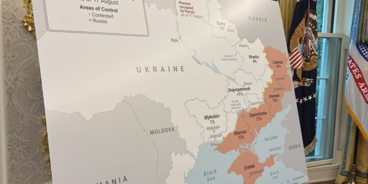 Trump i kërkon Zelenskit hartën e Ukrainës, tregon zonat në kontrollin e rusëve.