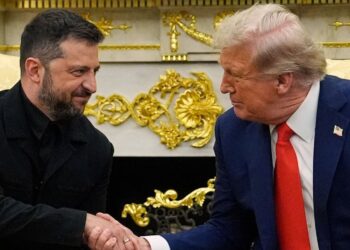 Trump takohet me Zelensky-in dhe liderët evropianë, alarmet e sulmeve ajrore ngjiten në të gjithë Ukrainën.