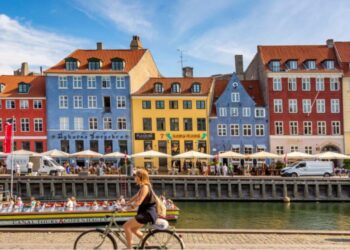 Turizmi i dasmave në Kopenhagë gjeneroi miliona euro, por qyteti duhet të kthejë rreth 3 milion euro për shkak të abuzimeve me tarifat.