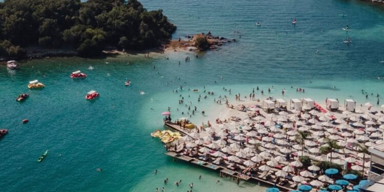 Turizmi në Zgjerim: Rama Ndau Artikullin e The New York Times mbi Plazhet, Historinë, Kulturën dhe Çmimet e Arsyeshme