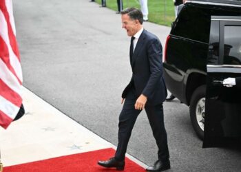 Udhëheqësit evropianë arrijnë në Shtëpinë e Bardhë përpara takimit me Trumpin në format shumëpalësh.