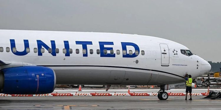 United Airlines ndal fluturimet në aeroportet kryesore të SHBA-së, kompania zbardh arsyen.