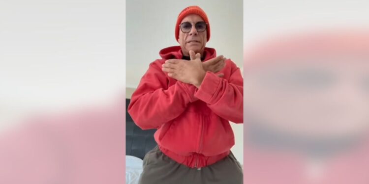 VIDEO: Miku i tij shqiptar humb jetën në Belgjikë, aktori i njohur hollivudian realizon simbolin e shqiponjës për ta nderuar.