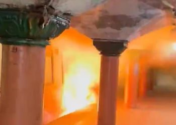 VIDEO/ Zjarri në një tren në New Jersey, 13 persona asfiksohen! Kaos mes pasagjerëve, tymi përfshin zonën.