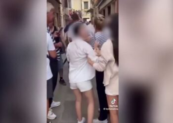 Venecia: Turistja amerikane kap në flagrancë vajzën që po e vidhte, videoja bëhet virale.