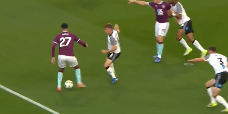 Video/ Pjesë e shkëlqyer e Armando Brojës, sulmuesi shqiptar jep asist në vetëm 4 minuta me ekipin e tij të ri