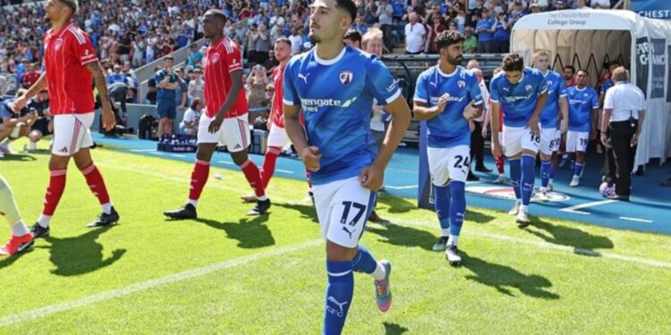 Video/ Sulmuesi shqiptar shënon në Angli, siguron tri pikë për skuadrën e tij pas debutimit me Kombëtaren A