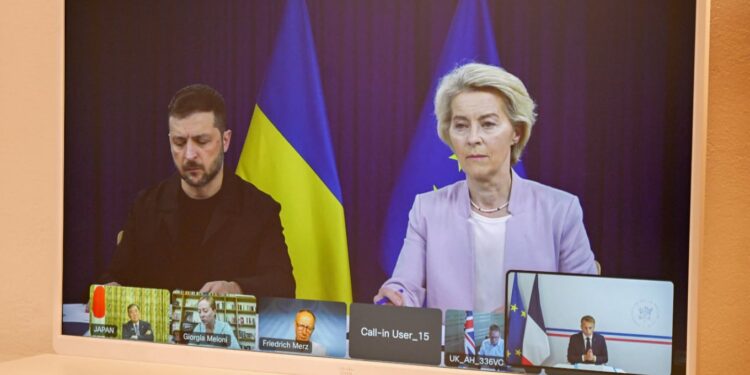 Videokonferenca e evropianëve me Zelenskyn përfundon, duke diskutuar mbi garancitë e sigurisë dhe çështjet territoriale përpara takimit me Trumpin.