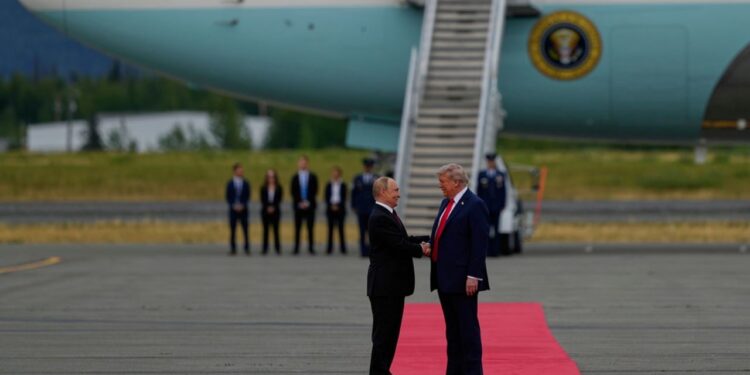 Vladimir Putin kërkon territoret kryesore të Ukrainës për të arritur paqen, detaje të reja nga Samiti i Alaskës.