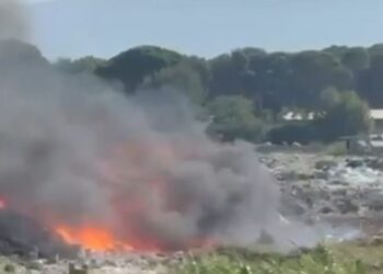 Vlorë, flakët përfshijnë deponinë e mbetjeve dhe kodrat e Lapardhasë