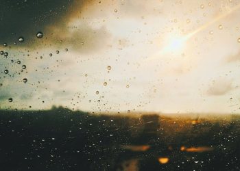 Vranësira dhe shira gjatë pasdites, parashikimi i motit për këtë të dielë