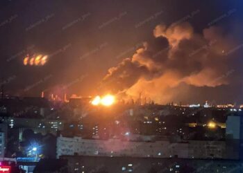 Zjarr në rafinerinë e Volgogradit në Rusi pas goditjes me dron nga Ukraina