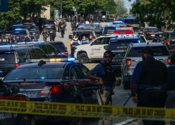 Zjarri mes policisë dhe një individi në SHBA, një oficer humb jetën, autore i ngjarjes kryen vetëvrasje pas incidentit.