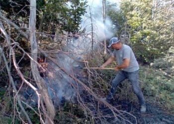 Zjarri ‘nuk ndalet’ në Parkun Natyror të Munellës në Kukës, flakët prekin një zonë me vlerë të madhe ekologjike!
