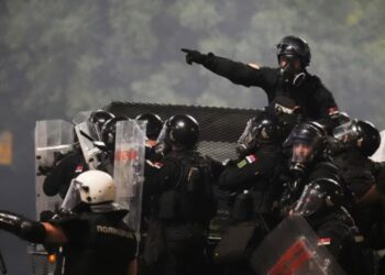 Zyra e OSBE-së për të Drejtat e Njeriut u bën thirrje autoriteteve serbe: Shmangni përdorimin e forcës së tepruar policore gjatë protestave!