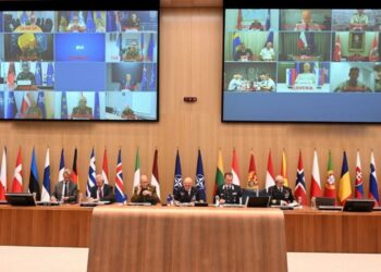 Zyrtarët e BE-së diskutojnë garancitë për Ukrainën, funksionari europian thekson rëndësinë e paqes së qëndrueshme.